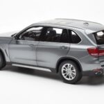 BMW X5 F15 Space Grau Paragon 1:18 - image 7 of 8