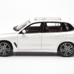 BMW X5 G05 Weiss Paragon 1:18 - image 4 of 8