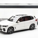 BMW X5 G05 Weiss Paragon 1:18 - image 8 of 8