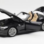 BMW Z4 E89 Spider Schwarz Metallic Kyosho 1:18 - image 2 of 9