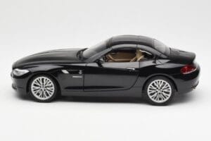 BMW Z4 E89 Spider Schwarz Metallic Kyosho 1:18 08771BK Metall – Bild 5 von 9