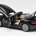 BMW Z4 E89 Spider Schwarz Metallic Kyosho 1:18 - image 6 of 9