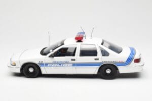Chevrolet Caprice Sebring Polizei UT Models 1:18 21029 Metall – Bild 3 von 6