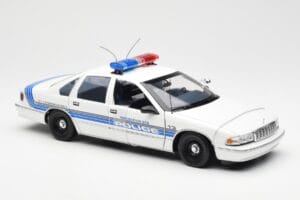 Chevrolet Caprice Sebring Polizei UT Models 1:18 21029 Metall – Bild 4 von 6