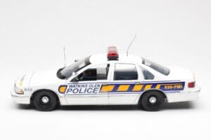 Chevrolet Caprice Watkins Glen Polizei UT Models 1:18 21028 Metall – Bild 3 von 6
