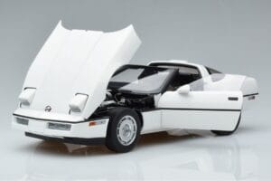Chevrolet Corvette C4 Weiss AUTOart 1:18 71243 Metall – Bild 2 von 8