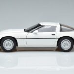 Chevrolet Corvette C4 Weiss AUTOart 1:18 71243 Metall - image 5 of 8