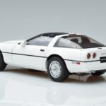 Chevrolet Corvette C4 Weiss AUTOart 1:18 71243 Metall - image 7 of 8