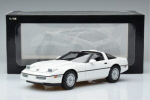 Chevrolet Corvette C4 Weiss AUTOart 1:18 71243 Metall – Bild 8 von 8