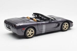 Chevrolet Corvette C5 Cabriolet Lila Perl Metallic UT Models 1:18 21010 Metall – Bild 2 von 6