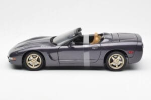 Chevrolet Corvette C5 Cabriolet Lila Perl Metallic UT Models 1:18 21010 Metall – Bild 3 von 6