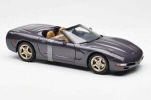 Chevrolet Corvette C5 Cabriolet Lila Perl Metallic UT Models 1:18 21010 Metall – Bild 4 von 6