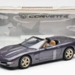 Chevrolet Corvette C5 Cabriolet Lila Perl Metallic UT Models 1:18 - image 6 of 6