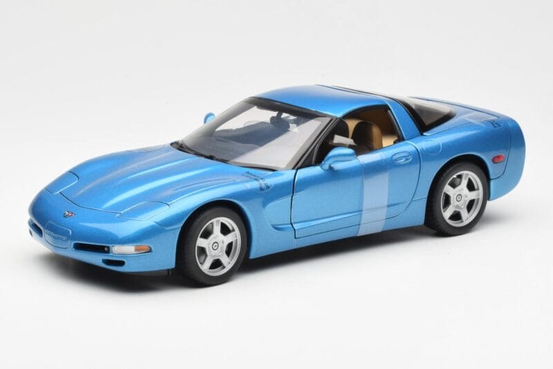 Chevrolet Corvette C5 Blau Metallic UT Models 1:18
