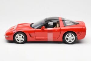 Chevrolet Corvette C5 Hardtop Rot UT Models 1:18 21041 Metall – Bild 3 von 6