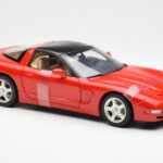 Chevrolet Corvette C5 Hardtop Rot UT Models 1:18 - image 4 of 6
