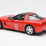 Chevrolet Corvette C5 Hardtop Rot UT Models 1:18 - image 5 of 6