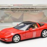 Chevrolet Corvette C5 Hardtop Rot UT Models 1:18 - image 6 of 6