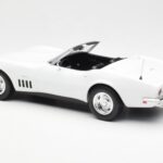 Chevrolet Corvette C3 Cabriolet Can-Am Weiss Norev 1:18 - image 5 of 6