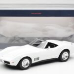 Chevrolet Corvette C3 Cabriolet Can-Am Weiss Norev 1:18 - image 6 of 6