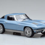 Chevrolet Corvette C2 Sting Ray Blau Norev 1:18 - image 4 of 6
