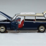 Citroen ID 19 Break Orient Blau Norev 1:18 - image 4 of 9