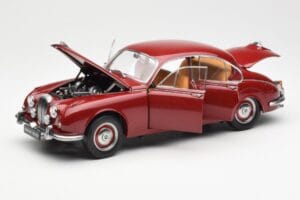 Daimler 250 V8 Rot Paragon 1:18 PA-98312 Metall – Bild 2 von 8