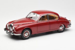 Daimler 250 V8 Rot Paragon 1:18