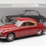 Daimler 250 V8 Rot Paragon 1:18 - image 8 of 8