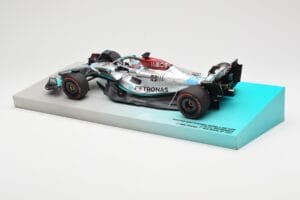 Mercedes AMG Petronas W13 E Performance #63 G. Russell Brazilian GP 1st Win 2022 Minichamps 1:18 113222163 Resin – Bild 3 von 4