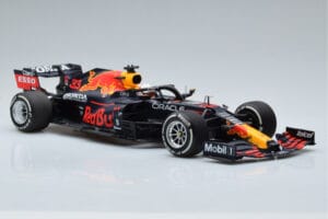 Red Bull Racing RB16B #33 M. Verstappen Abu Dhabi GP F1 World Champion 2021 Minichamps 1:18 110212333 Metall – Bild 4 von 6