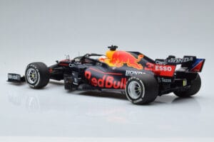 Red Bull Racing RB16B #33 M. Verstappen Abu Dhabi GP F1 World Champion 2021 Minichamps 1:18 110212333 Metall – Bild 5 von 6