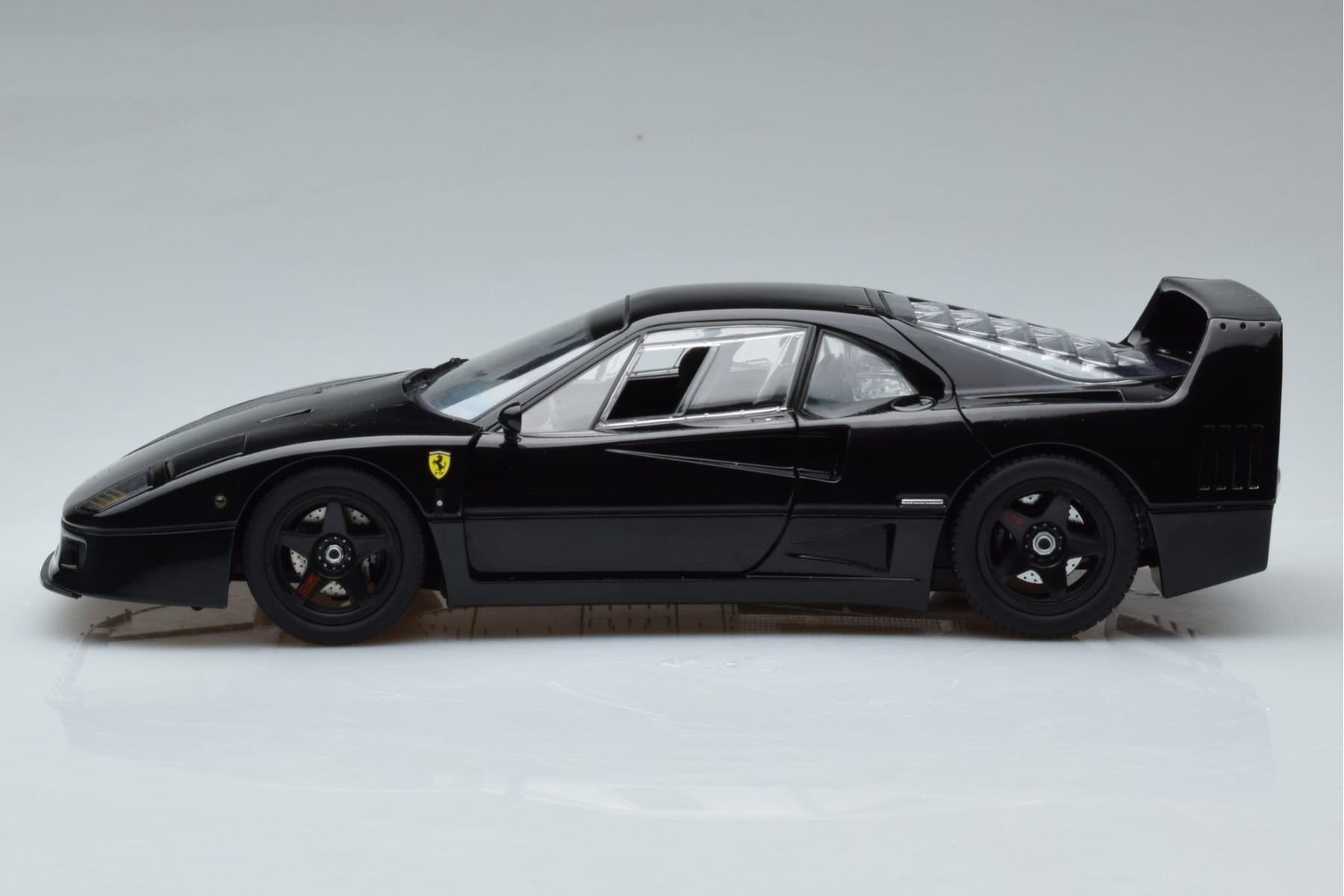 Ferrari F40 Lightweight Schwarz Kyosho 1:18 08412BK Metall – Bild 5 von 12