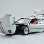 Ferrari F40 Perlweiss Italy Kyosho 1:18 - image 2 of 8