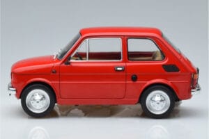 Fiat 126 Rot MCG 1:18 MCG18323 Metall – Bild 3 von 6