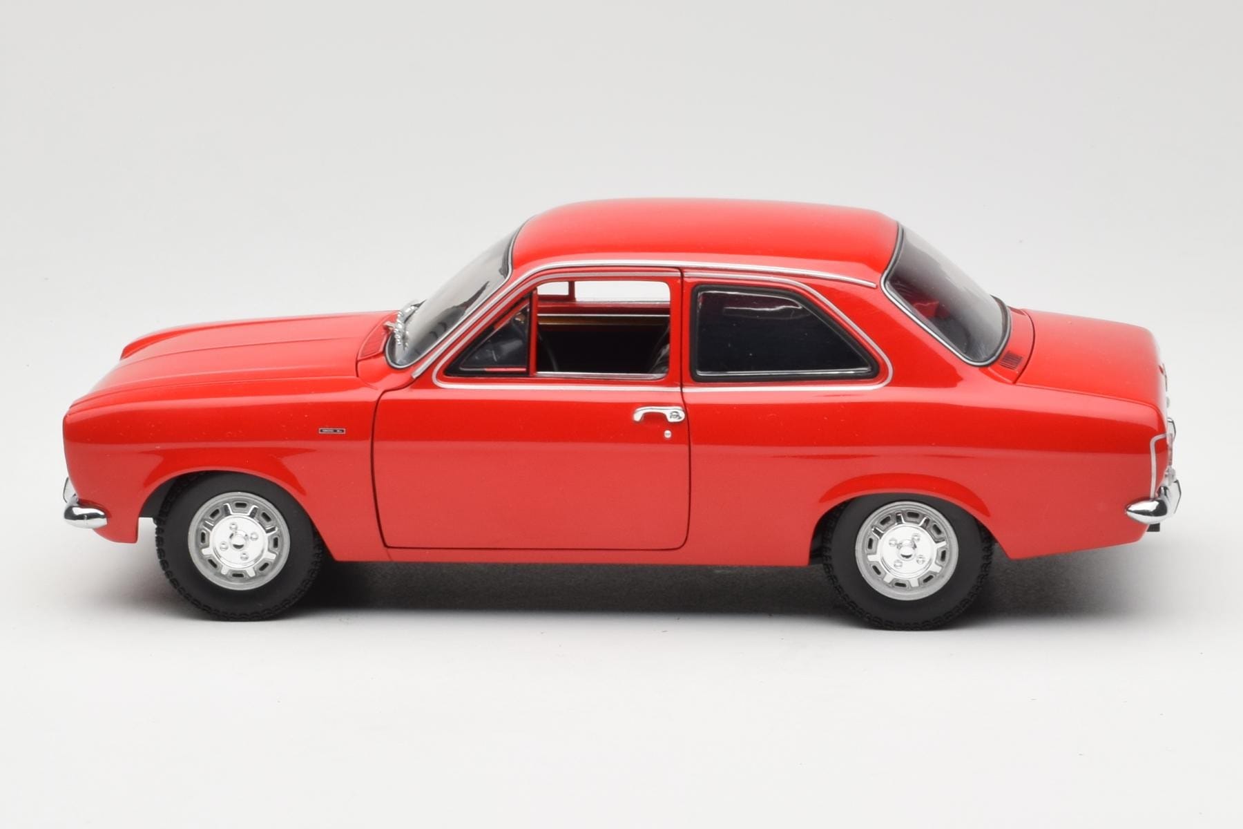 Ford Escort Mk1 RHD Rot Minichamps 1:18 150081070 Metall – Bild 4 von 8
