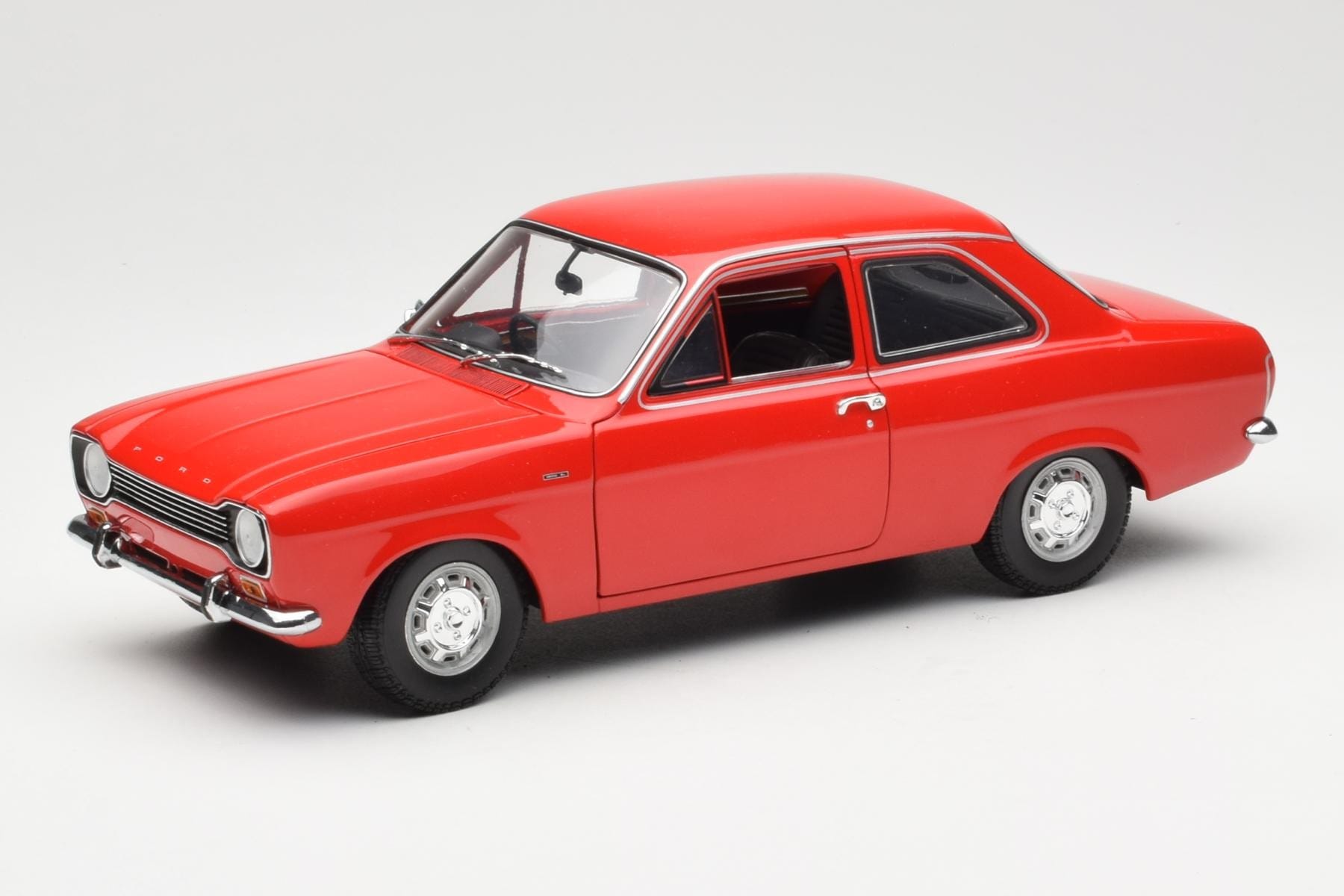 Ford Escort Mk1 RHD Rot Minichamps 1:18 150081070 Metall