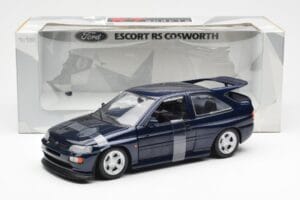 Ford Escort RS Cosworth Blau Metallic UT Models 1:18 180082101-R1 Metall – Bild 2 von 6
