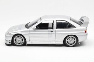 Ford Escort RS Cosworth Straßenfahrzeug Silber UT Models 1:18 22706 Metall – Bild 3 von 6