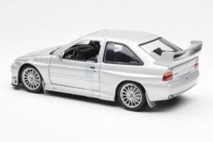 Ford Escort RS Cosworth Straßenfahrzeug Silber UT Models 1:18 22706 Metall – Bild 4 von 6