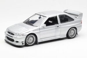 Ford Escort RS Cosworth Straßenfahrzeug Silber UT Models 1:18