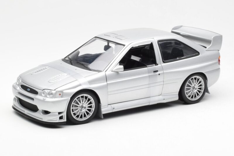 Ford Escort RS Cosworth Straßenfahrzeug Silber UT Models 1:18