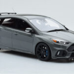 Ford Focus RS Mk3 Stealth Grau Otto 1:18 - image 4 of 6