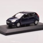 Ford Fusion Blau Minichamps 1:43 - image 2 of 4