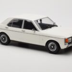 Ford Granada Mk1 Weiss MCG 1:18 - image 4 of 6