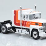 Ford LTL 9000 Weiss Rot Orange IXO 1:43 - image 3 of 5
