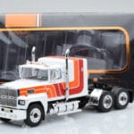 Ford LTL 9000 Weiss Rot Orange IXO 1:43 - image 5 of 5