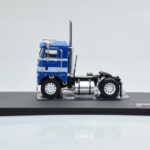 Freightliner COE Blau Weiss IXO 1:43 - image 2 of 4