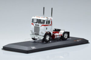 Freightliner COE Weiss IXO 1:43 TR128