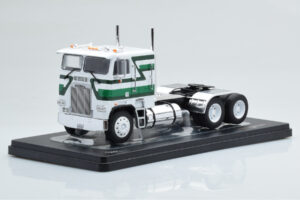Freightliner FLA Weiss Grün IXO 1:43